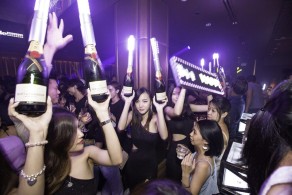 20200117 - [roberryarts]-IvanChang's.Everyone's.Forever.Young.Party.2020-Event.Ladies - Pic 0004